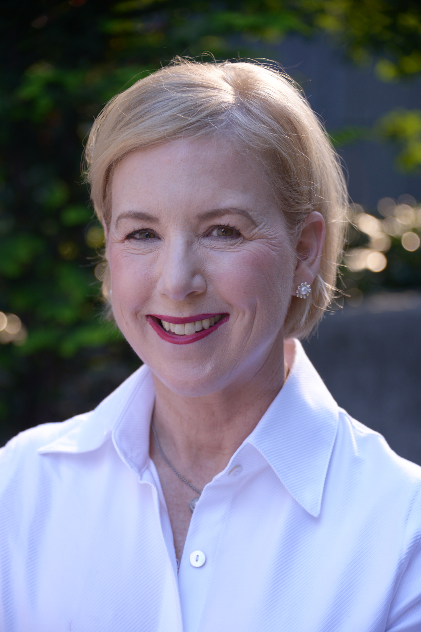 https://washingtonstem.s16.s360.is/wp-content/uploads/2018/12/LizTinkham_Headshot.png